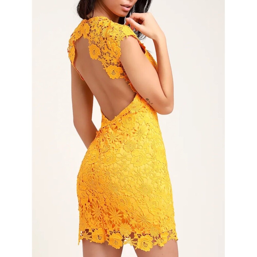 Lulu’s Yellow Floral Crochet Lace Backless Party Mini Dress Women’s Size XL